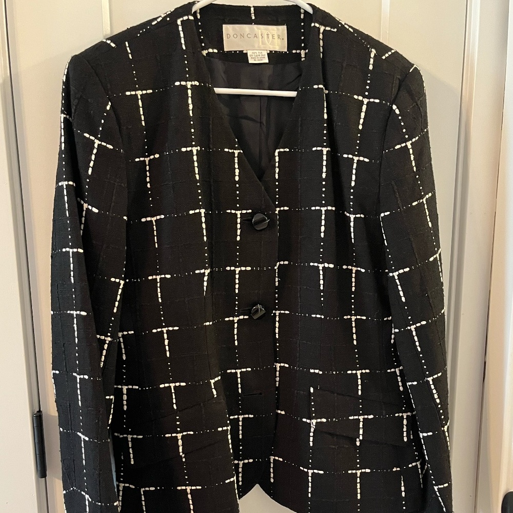 Don Caster Women's Black & White Textured 100% Silk Button Front Jacket 14